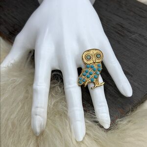 Vintage inspired Gold tone Owl Ring with Turquoise Accents